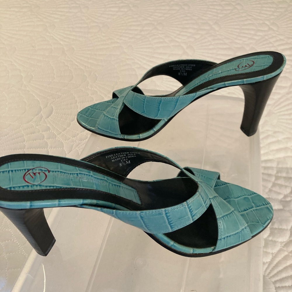 Turquoise Sandals 8.5. Like new only worn a few times. Heel height 3 1/2” - Picture 3 of 6